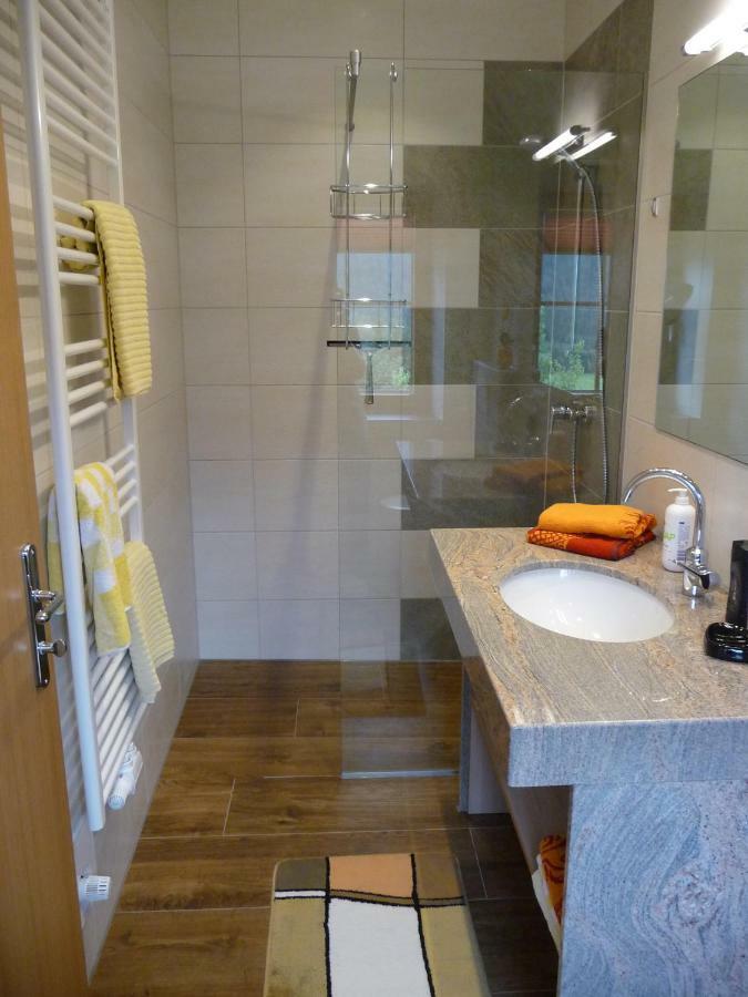 Ferienhaus Enzi Weissbriach Esterno foto