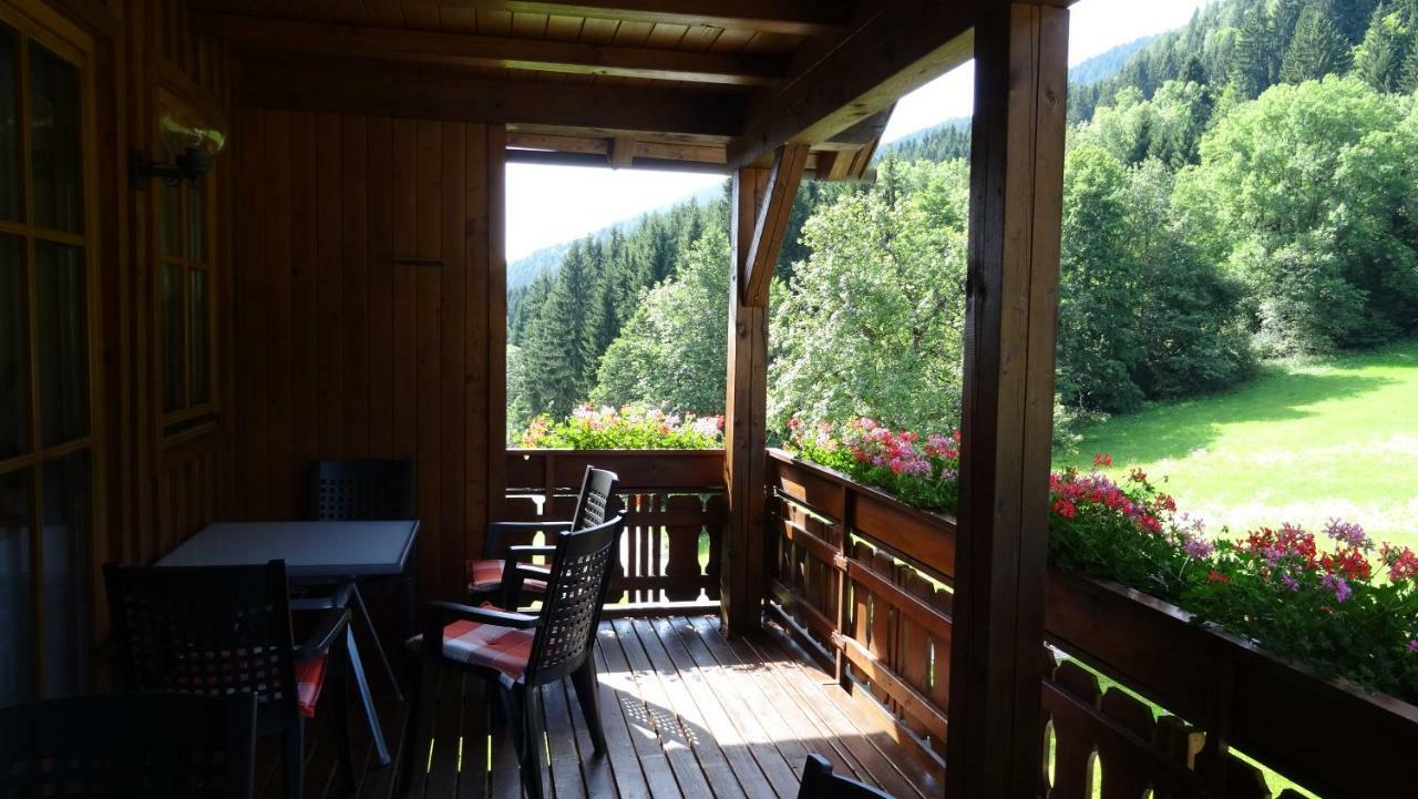 Ferienhaus Enzi Weissbriach Esterno foto
