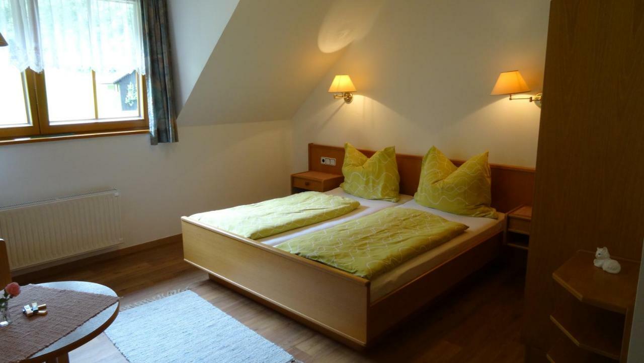 Ferienhaus Enzi Weissbriach Esterno foto
