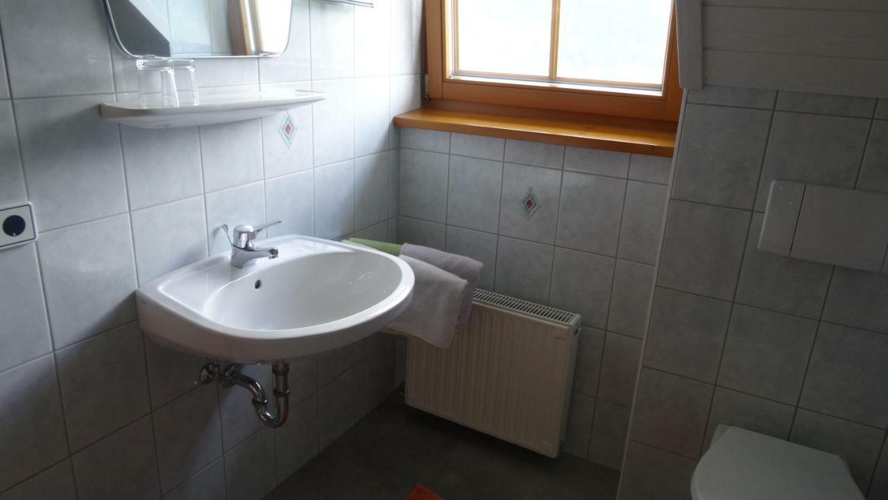 Ferienhaus Enzi Weissbriach Esterno foto
